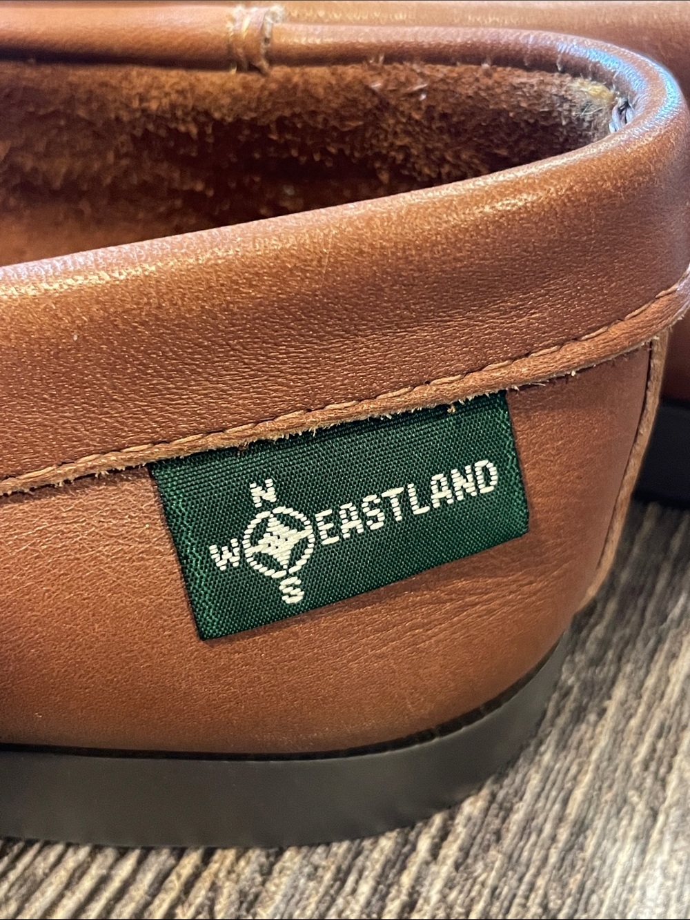 Eastland Classic Women’s Brown Leather Boat Shoes - Picture 5 of 6